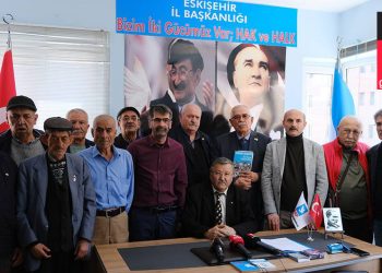 DSP Eskişehir il ve ilçe başkanları görevlerini bıraktı