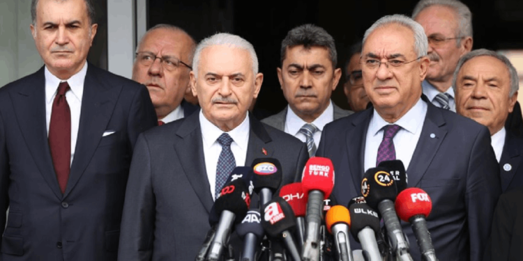 DSP'de bir istifa daha: Koca partiyi üç kişi pazarlamaya çalıştı