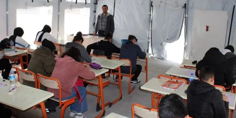 Deprem bölgesinde sınıfta kalma olmayacak
