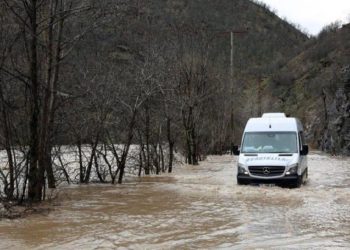 Dersim'de sağanak yağış: Munzur Çayı üç ayrı noktada taştı