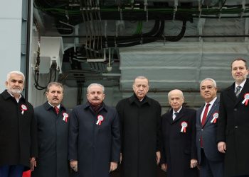 Destici ve HÜDA PAR lideri Yapıcıoğlu 'SİHA'da buluştu