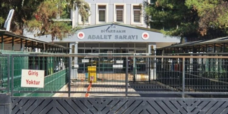 Diyarbakır'da tutuklu sayısı 24'e yükseldi