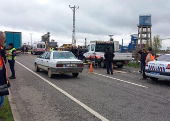 Diyarbakır'da yol çalışması yapan işçilere araç çarptı: Üç ölü, bir yaralı
