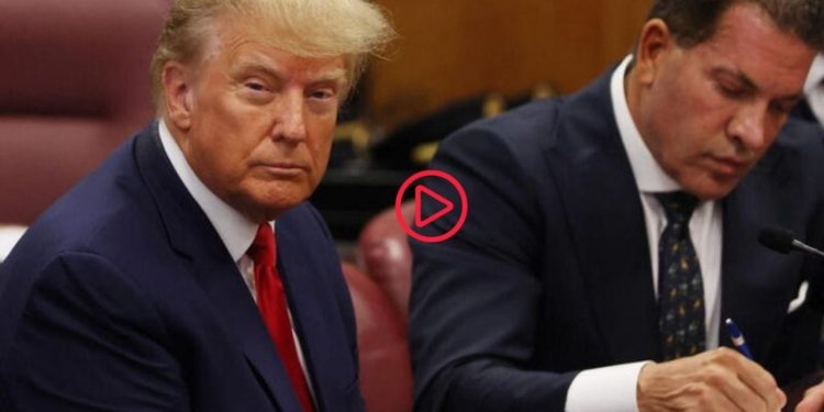 Donald Trump mahkemeye teslim oldu: Suçlamaları reddetti