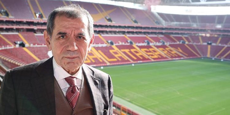 Galatasaray Kulübü Başkanı Dursun Özbek, Spor Toto Süper Lig'de başarılı oldukları için rakiplerinin saha dışında da kendileriyle uğraştığını ileri sürdü.