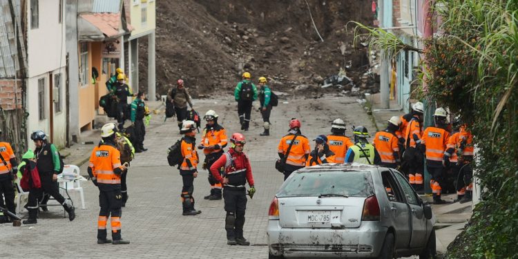 Ekvador'da toprak kayması sonucu ölenlerin sayısı 28'e çıktı