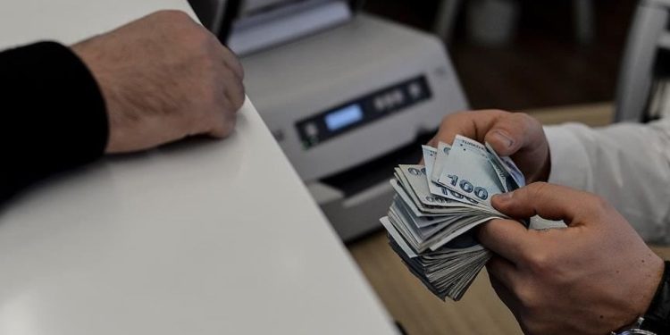 Emekli maaş ve ikramiye ödemeleri başladı