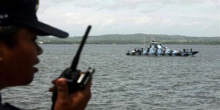 Endonezya'da feribot battı: 11 ölü