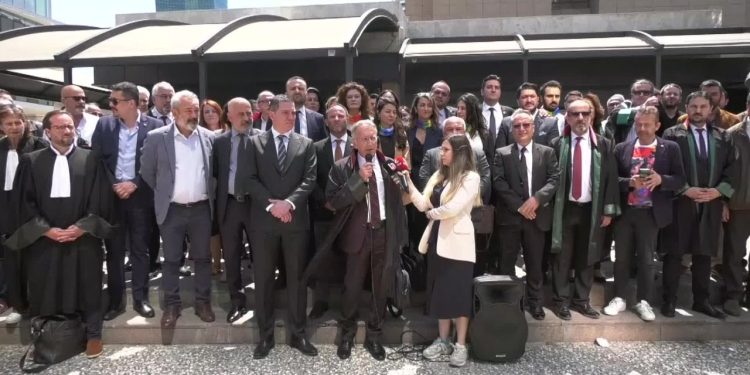 Erbaş'ın LBGTİ+'ları hedef alan nefret söylemine karşı çıkan hukukçular beraat etti