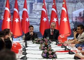 Erdoğan çocuklarla buluşmasında muhalefeti şikayet etti: Filyos nerede, bilmezler