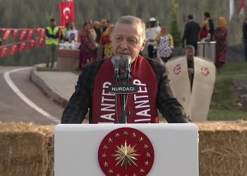 Erdoğan yine muhalefeti hedef aldı: Bunlar LGBT'ci