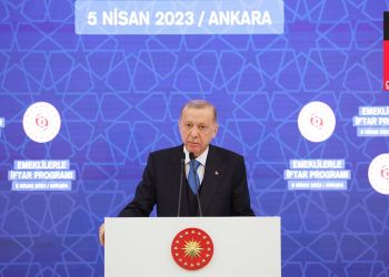 Erdoğan'dan 'emekli ikramiyesi' açıklaması: Her seçim öncesi gibi açmışlar vaat bohçasını bol keseden dağıtıyorlar