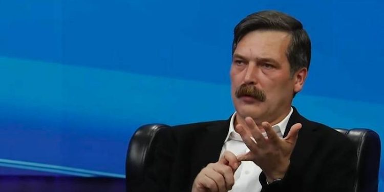 Türkiye İşçi Partisi (TİP) Genel Başkanı Erkan Baş, "87 seçim bölgesi var Türkiye’de. TİP, bu seçim bölgelerinin 52'sinde seçimlere katılacak" dedi.