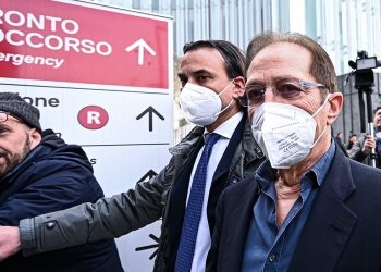 Eski İtalya Başbakanı Berlusconi yoğun bakımdan çıktı