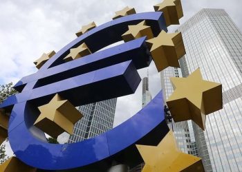Euro Bölgesi yüzde 0,1'le resesyondan kurtuldu