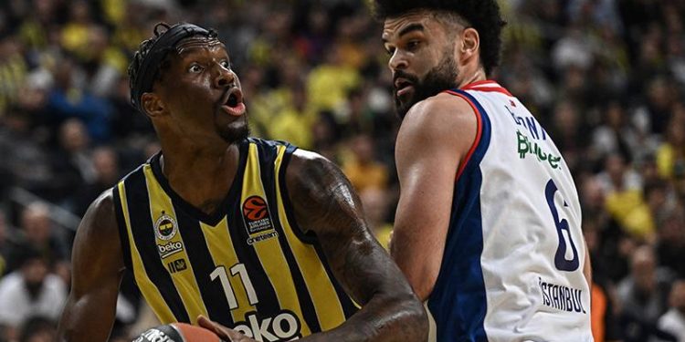 Euroleague'deki Türk derbisini Fenerbahçe Beko kazandı, Anadolu Efes havlu attı