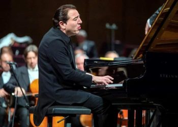 Fazıl Say'ın bestelediği Cumhuriyet'in 100. Yıl Marşı'nın kaydı yapıldı