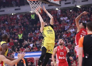 Fenerbahçe saha avantajını kaptı