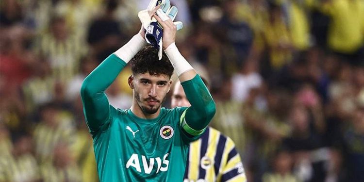 Fenerbahçe'de Altay Bayındır ameliyat olacak!