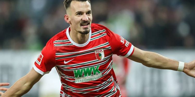 Fenerbahçe'ye müjdeli haber; Augsburg'dan Mergim Berisha kararı!