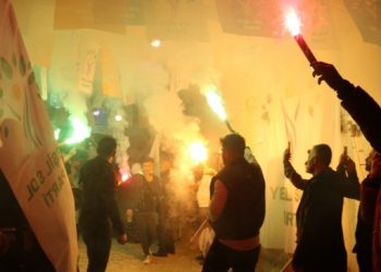 Ferit Şenyaşar: Barikatları yıka yıka geliyoruz