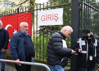 Financial Times: Almanya, Türkiye'nin oy istasyonlarını çoğaltma teklifini reddetti