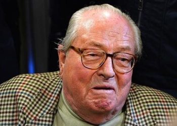 Fransa'da aşırı sağcı partinin kurucularından Le Pen hastaneye kaldırıldı