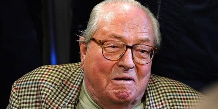 Fransa'da aşırı sağcı partinin kurucularından Le Pen hastaneye kaldırıldı