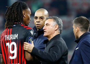 Fransa'da futbol camiası karıştı: PSG teknik direktörüne ırkçı açıklamaları nedeniyle soruşturma