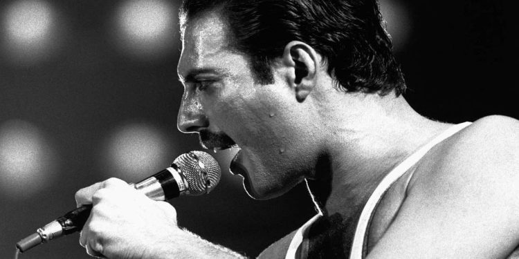 Freddie Mercury'nin özel koleksiyonu açık artırmaya çıkıyor