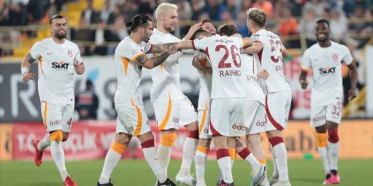 Galatasaray'ın golcüleri durdurulamıyor, savunması geçit vermiyor