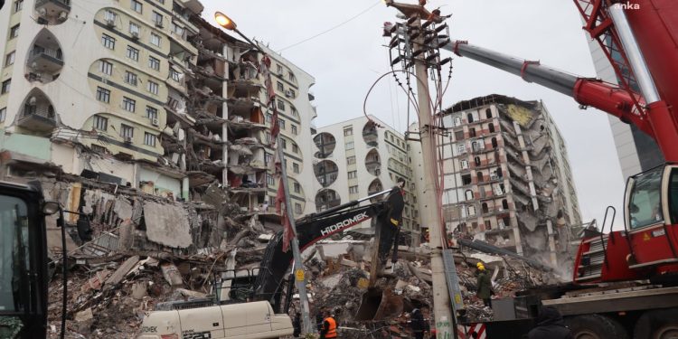 Galeria Sitesi’nin müteahhidi:1999 öncesi zemin etüdü raporunun alınması zorunlu değildi