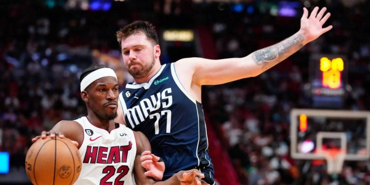 Galibiyet 3 maç sonra geldi: NBA'de Miami Heat,  Dallas Mavericks'i 7 sayı farkla mağlup etti