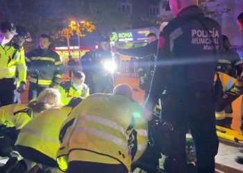 Garsonun alevli yemek sunumuyla başladı: Madrid'deki restoran yangınında iki kişi öldü