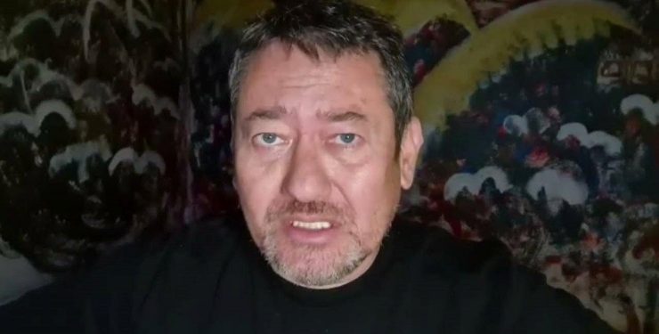 Gazeteci Serdar Akinan, sosyal medya hesabından yaptığı paylaşımda gözaltına alındığını duyurdu.