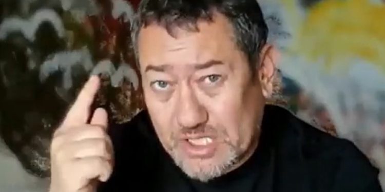 Gazeteci Serdar Akinan sahur vakti gözaltına alındı: 15 Temmuz’da MAK timlerinin nasıl tuzağa çekildiğini ifşa etmişti