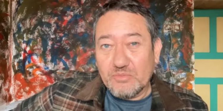 Gazeteci Serdar Akinan, savcılık sorgusunun ardından serbest bırakıldı