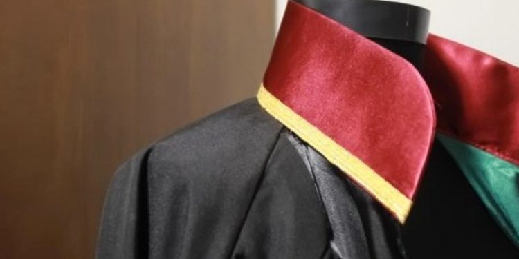 Genç avukatlar 5 yıl baro aidatı ödemeyecek