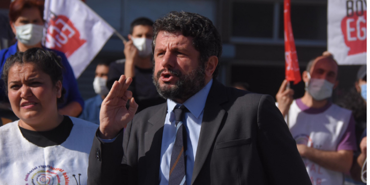 Gezi tutuklusu avukat Can Atalay, Türkiye İşçi Partisi’nin (TİP) milletvekili adayı oldu. Atalay'ın adaylığını, TİP Genel Başkanı Erkan Baş duyurdu.