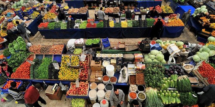 Gıda fiyatları dünyada 12 aydır düşüşte, Türkiye'de yükselişte