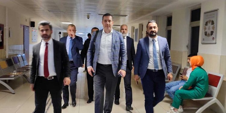 Gözaltılar sonrası TBB Başkanı Erinç Sağkan ve baro başkanları Diyarbakır'a gitti