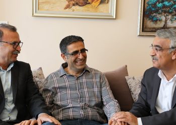 HDP'li ve Yeşil Sol Partili siyasiler Baluken'i ziyaret etti