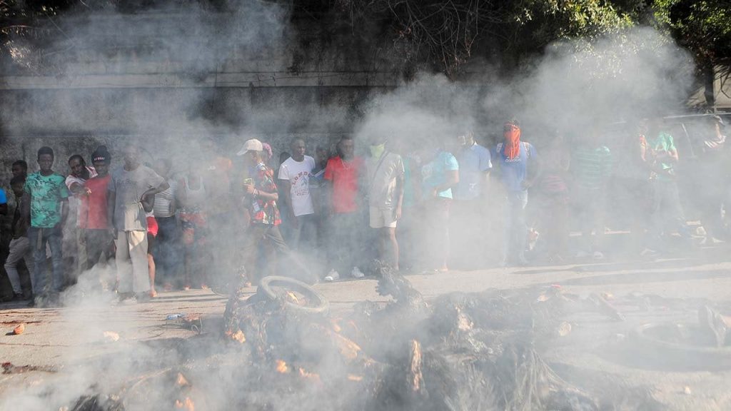 Haiti'de 13 çete üyesi diri diri yakılarak öldürüldü