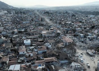 Hatay'da bina yıkım ve enkaz kaldırma çalışmaları 82 mahallede yapılacak
