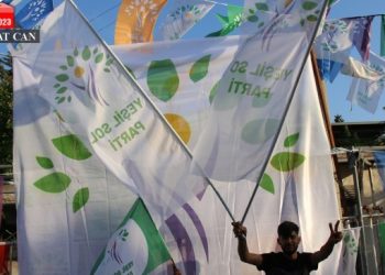 'Hatay’da yaşamı yeniden kurmak için Yeşil Sol Parti’ye'