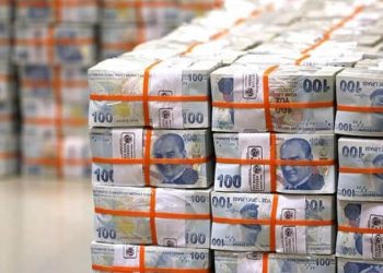 Merkezi yönetim bütçe dengesi, Ocak-Mart arasını kapsayan yılın ilk çeyreğinde 250 milyar TL açık verdi.