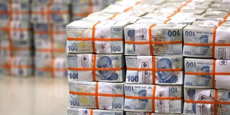 Merkezi yönetim bütçe dengesi, Ocak-Mart arasını kapsayan yılın ilk çeyreğinde 250 milyar TL açık verdi.