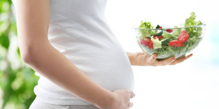 Hem anneyi hem bebeği koruyun: İşte hamilelikte sağlıklı beslenme için 12 ipucu