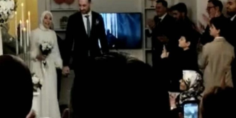 Hilal Kaplan ve Tevfik Emre Sarı haberlerine yasak