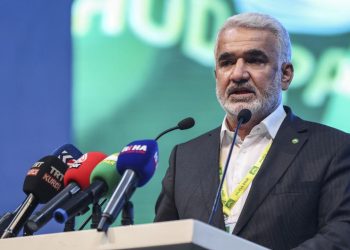 Hizbullah'a yakınlığıyla biliniyor: Hüda Par oy için Almanya'da